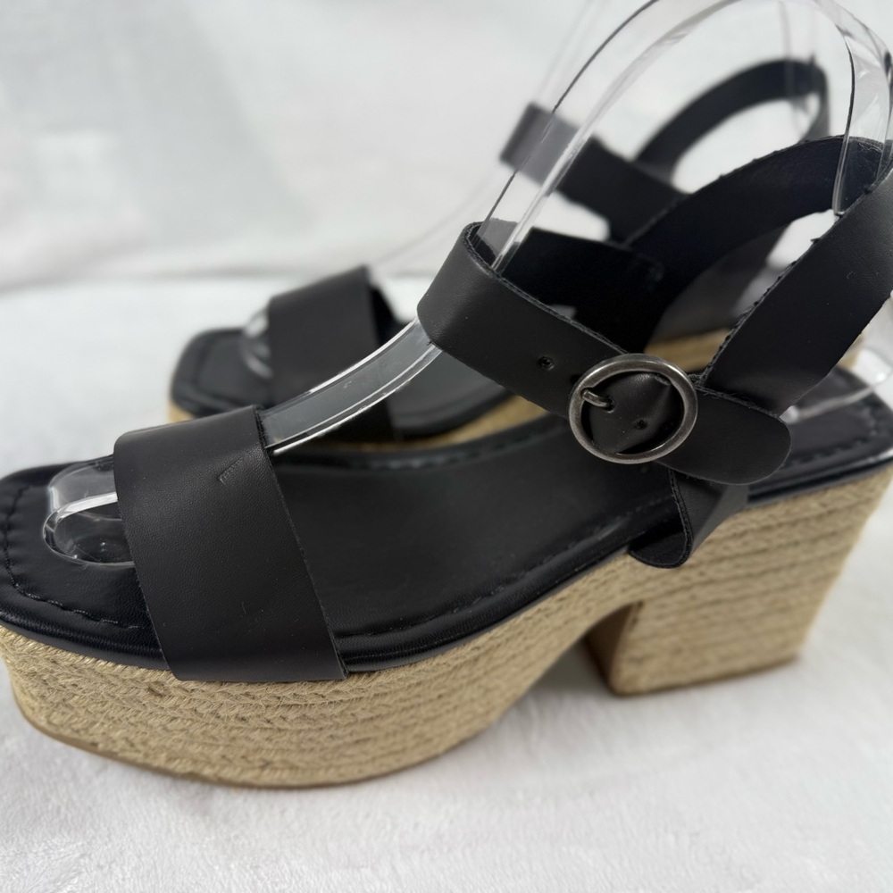 MIA Black and Tan Platform Sandals 8